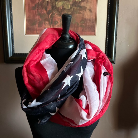Patriotic American Flag Infinity Scarf NWT OSFA - Picture 5 of 8